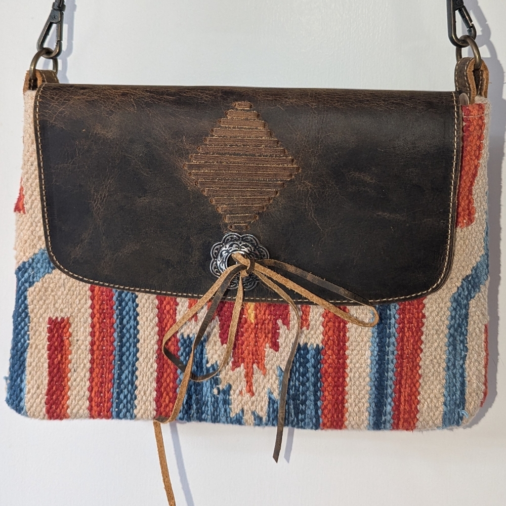 Myra Bag, cross body, leather